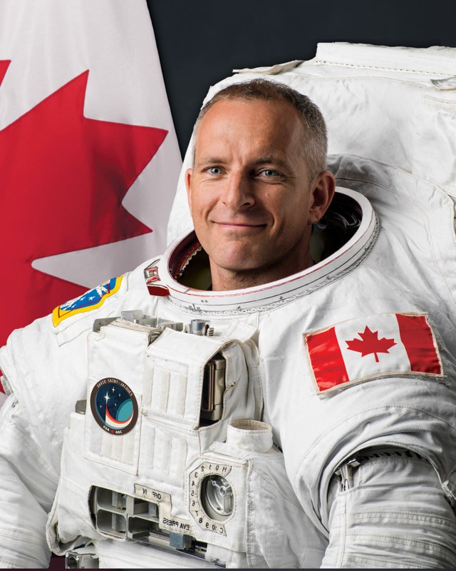 Official portrait of David Saint-Jacques