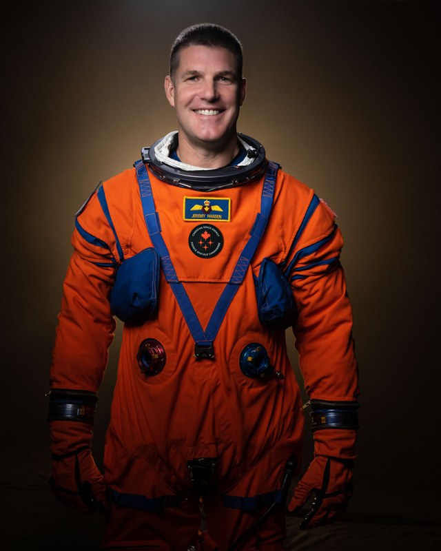 Official portrait of Jeremy Hansen