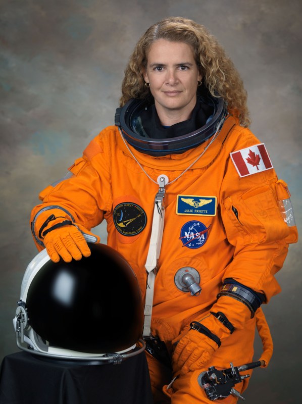 Official portrait of Julie Payette